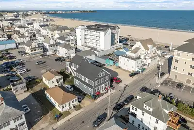 Steps to Hampton Beach and all entertainment! 4 bedrooms, pet friendly!