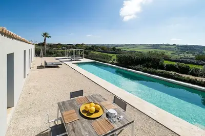 Image de Maison de vacances privée avec Wifi, climatisation, piscine privée, Tv, patio, vue panoramique