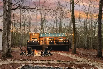 Image de Woodland Chalet w/ Hot Tub, Deck + Private Lake!