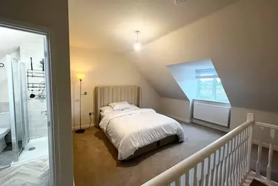 Image de Beautiful 3-Bed House in Bradford