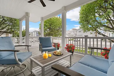 Image de Serene Avalon Escape: Luxury Beautiful Home, Walking Distance to Town and Beach