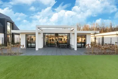 Image de Villa familiale sur l'eau près de Harderwijk