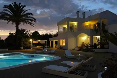 Image de Belle villa près de la ville d'Ibiza et de la plage de Talamanca