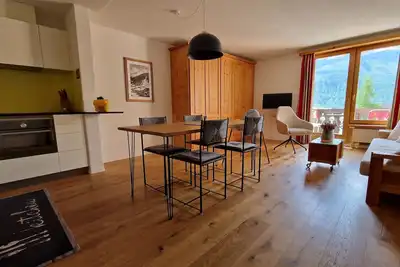 Image de Appartement de 2 1/2 pièces, cuisine ouverte ; appartement lumineux, balcon enso