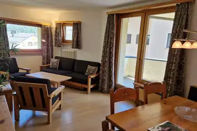 Image de appartement de 3 pièces ; grand frigo ; chiens bienvenus