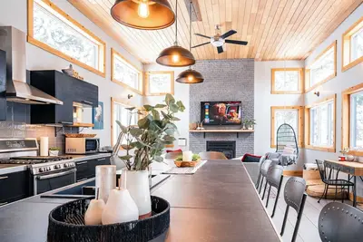 Image de Chalet Moderne - Spa & Accès au Lac