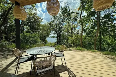 Image de Exclusive bungalow with lake view