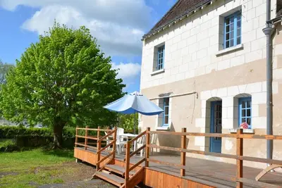 Maison de caractère 1840 en Touraine avec grand jardin, pêche, à proximité de Loches et châteaux.