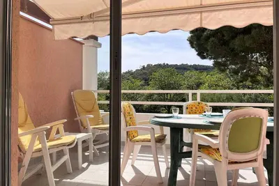 Image de Appartement en bord de mer avec terrasse, 3 pièces, 4 couchages, parking privé au Lavandou