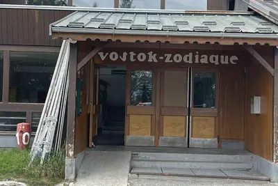 Image de Studio. 14 eme. Panoramique vallée.