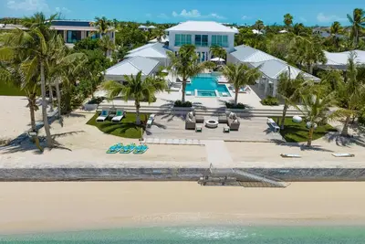 Image de Please Inquire Before Booking – Luxury Villa