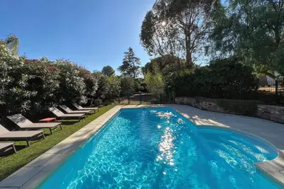 Image de Grand Mas provençal, mer à 200m, piscine chauffée, parking privé, Wifi, jardin