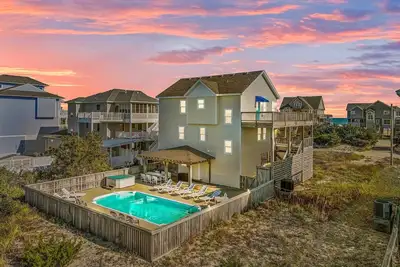Image de Semi-Oceanfront Dog Friendly Home w/ Pool, Hot Tub, Tiki Bar, Beach Nearby