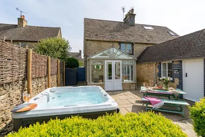 Delightfully presented dog friendly - 2 Bottom End