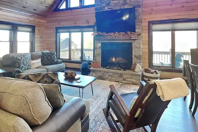 Image de Mama Bear Lodge | Mountain Living, Hot Tub!