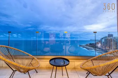 Image de Stunning, Seafront 3br home in the heart of Sliema