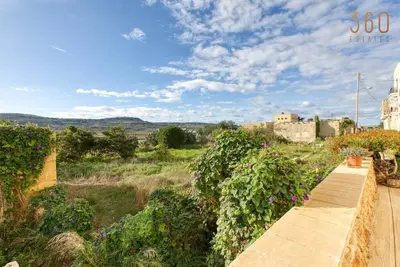 Image de A charming home in the quaint village of Imgarr