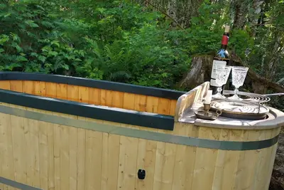 Image de Island \"Eco\" Retreat with Wood Fired Hot Tubs