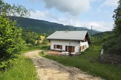 Image de Maison 10 personnes spacieuse dans le Vercors avec vue montagne. Sans voisin