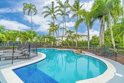 Image de Stunning Villa with private pool on Tropical half acre of Paradise