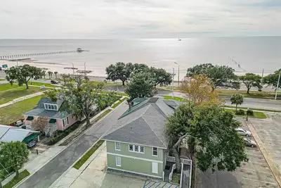 Beautiful Beach Duplex sleeps 6