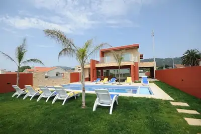 Image de Superb Esposende Villa | 5 Bedrooms | Villa Agobar | Tennis Court | Walking Distance to Beach