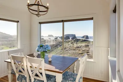 Image de Scenic Bandon Vacation Rental w/ Beach Access!