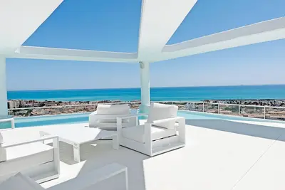 Image de Global Properties : Appartement moderne avec vue sur la mer