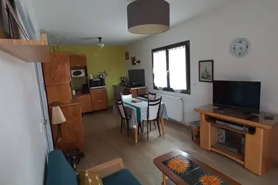 Petite maison \"Chez Suzanne\" avec vue sur la montagne, terrasse et jardin partagés