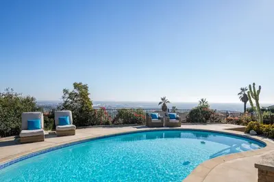 Image de Skyline Retreat|Heated PoolSpa|Parking|Overlooking