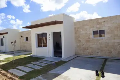 Image de 10min-beach, Coco Bongo hottest night show/club. Located downtown Punta Cana.