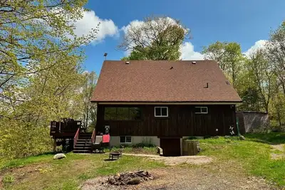 Image de Newly Renovated 4 Bedroom Cottage on Shawanaga Lake