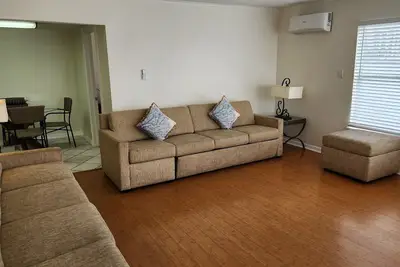 Image de Waterfront 2 Bedroom Retreat w/ Stunning Views • 5-Min Walk to Clearwater Beach