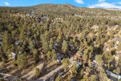 Image de Downtown Evergreen & 10miles to Red Rocks Amphitheatre\n equipped for long stays