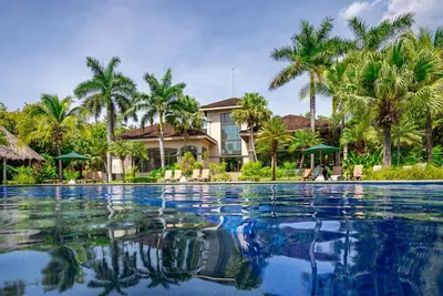 Image de Luxury Oceanview Home with an Infinity Pool in Coco Bay Estates Sleeps 9