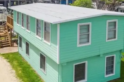 Image de House for perfect for fish and brig your boat