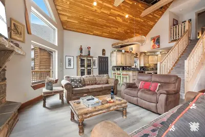 Image de On Table Rock Shoreline w/ Lake Views, Private Hot Tub, Billiards, Boat Slip & Cmty Amenities