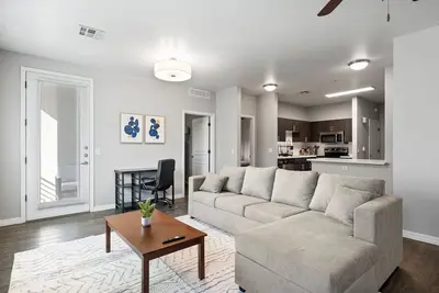 Image de Tsmc - 2 Bedroom 2 Bath w/ Pool and Gym #2035