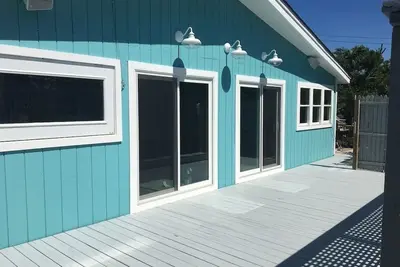 Image de Davis Park, Fire Island. Bay/sunset views. Updated 4 bed/2 bath house w A/C