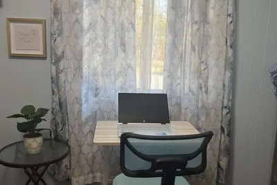Image de Cozy ranch in quiet neighborhood, with close proximity to mall and restaurants!