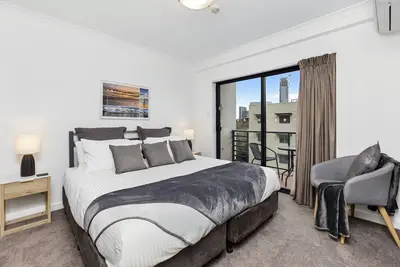 Image de City View 1br Gem on Mounts Bay Road