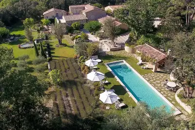 Image de Le Mas des Lunes - Luxueux domaine avec piscine au cœur du Luberon