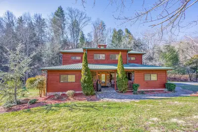 Image de Brookside Cabin in Cedar Falls Resort - 3 bedroom 3 bathroom with a game room