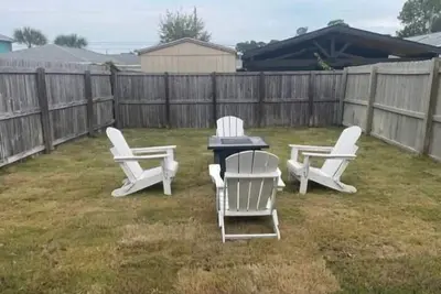 Image de Sandy Paws 1br: Fenced Grass Yard + Walk to Beach