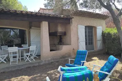 Image de Villa paisible au milieu des arbres entre la mer et l'Estérel - 120 m2