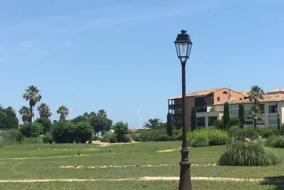 Image de Superbe appartement T3 Var, accès direct à la Mer!