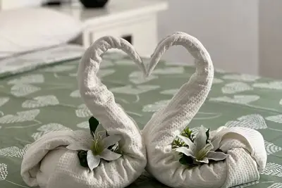 Image de Lovely Centric Aparment, 15 minutes from the beach