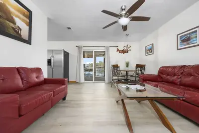 Image de Riverfront Cottage 2 Bedroom Queen Beds / dockage included