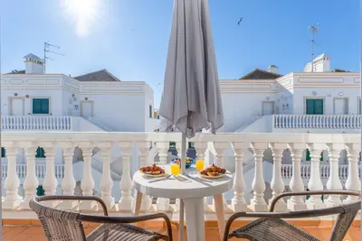 Image de Bright & Cozy 1 Bdr Flat W/ Balcony by LovelyStay