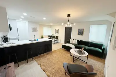 Image de Modern Escape at Wynwood: Your Comfort Sanctuary